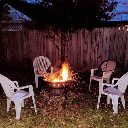 Rj'S Retreat With Fire Pit Villa